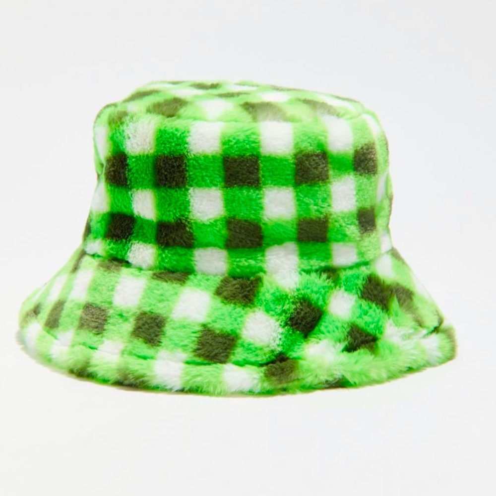 NWT UO Knox Faux Fur Bucket Hat